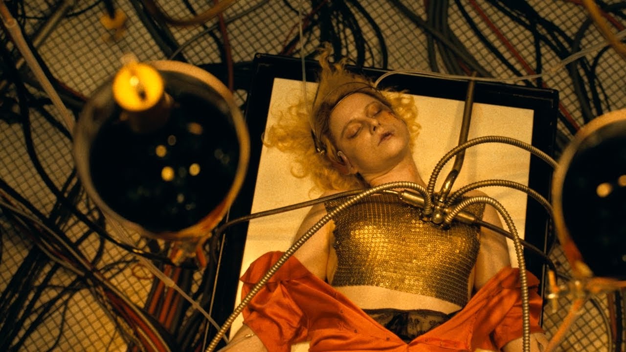 Maggie Gyllenhaal “reduziu” a violência sexual em cena em ‘A Noiva’ a pedido da Warner Bros: “Muito difícil de assistir”