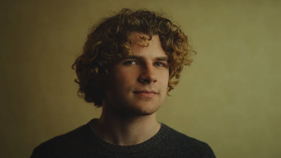 Conheça Kane Parsons, o diretor de ‘Backrooms’